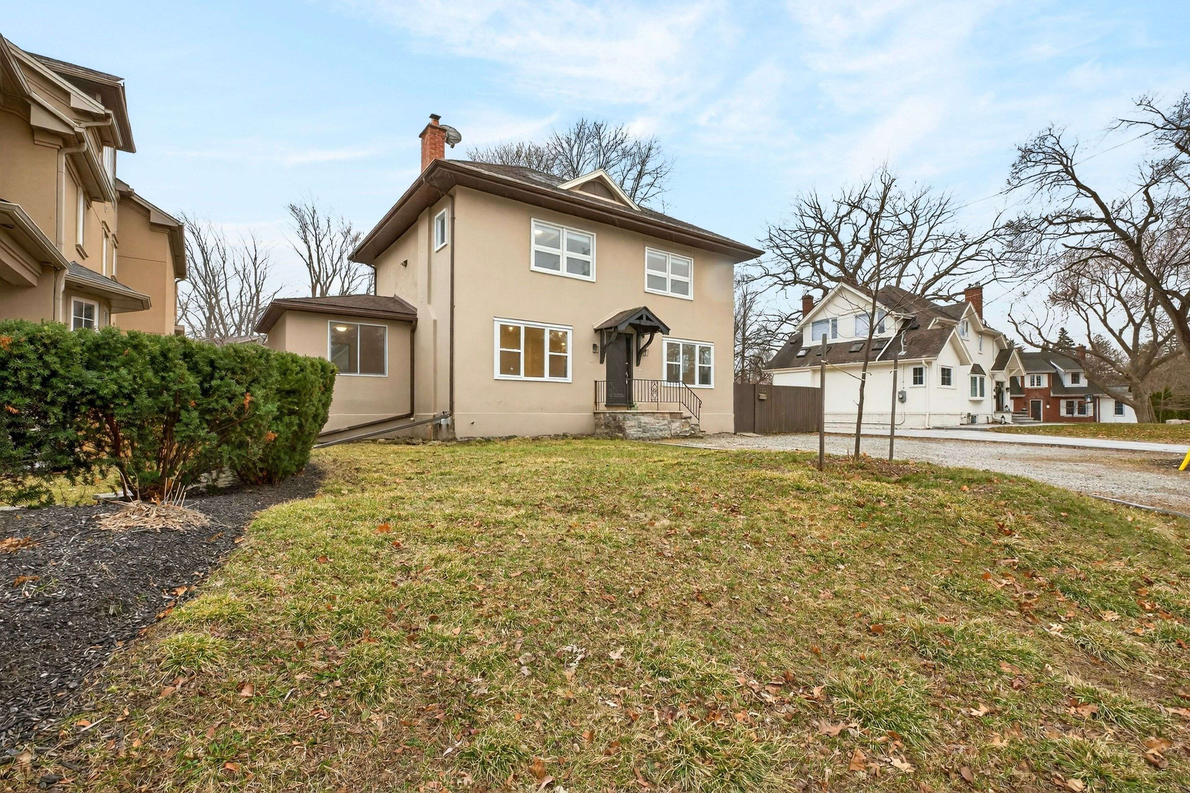 1012 North Shore BLVD E, Burlington, ON L7T 1X7