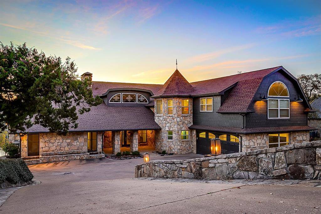 5010 Comanche Vista Court, De Cordova, TX 76049