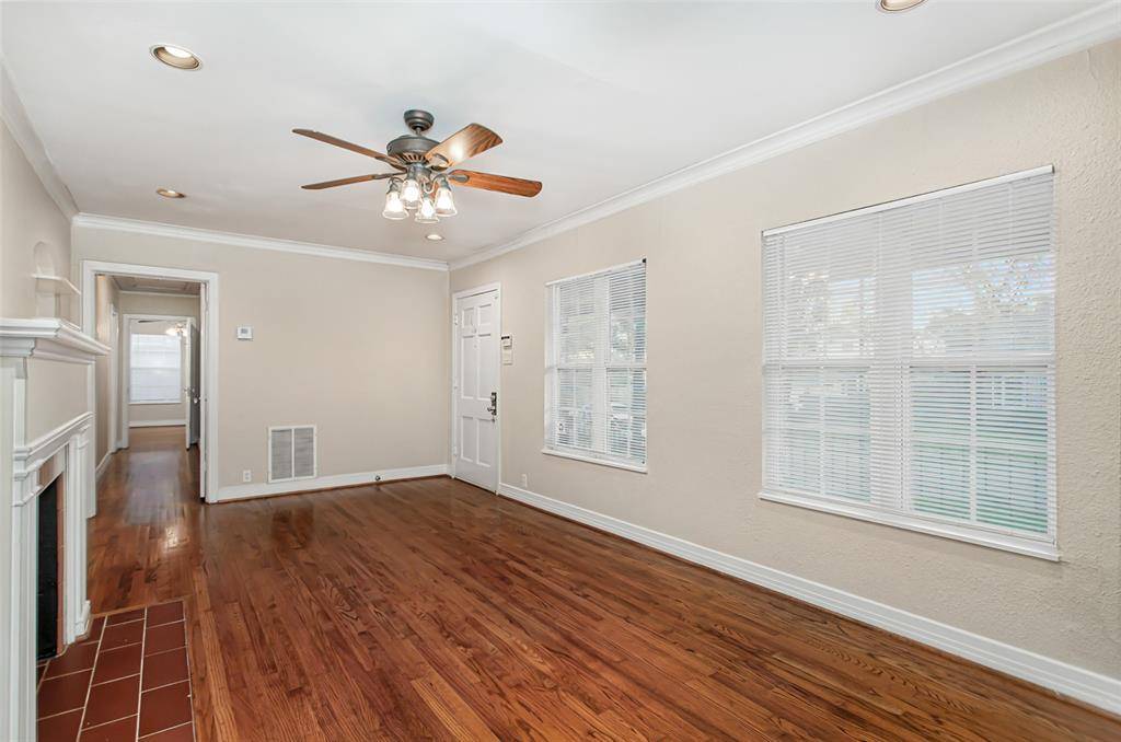 6219 Penrose Avenue, Dallas, TX 75214