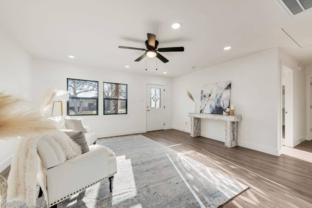 2505 Poinsettia Drive, Dallas, TX 75211