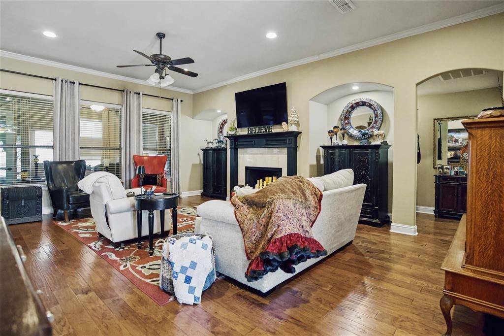 317 Billo Court, Weatherford, TX 76087