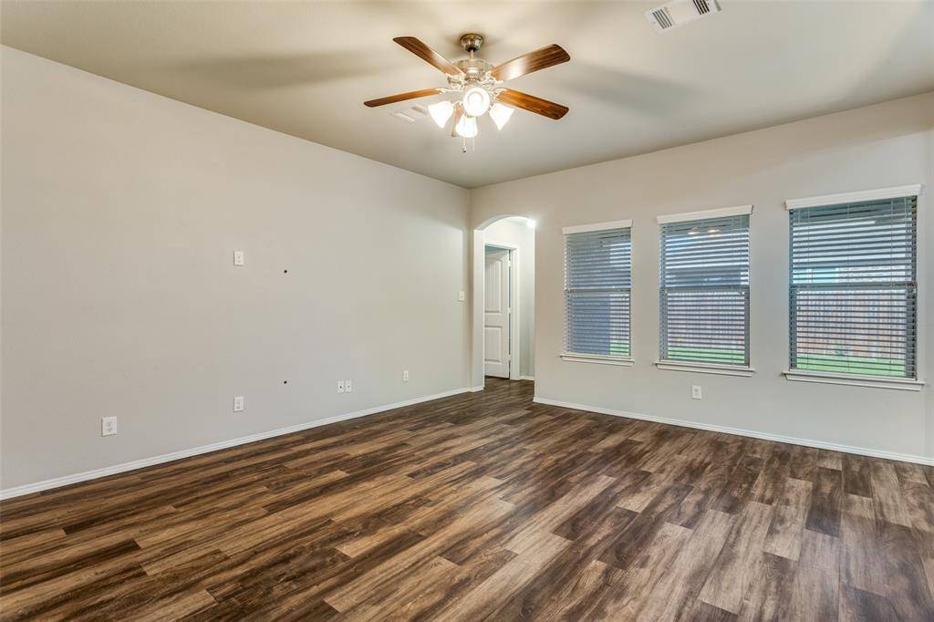 11900 Bexley Drive, Burleson, TX 76028