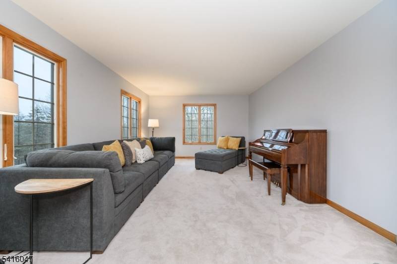 3 Tara Ct, Hardwick Twp., NJ 07825