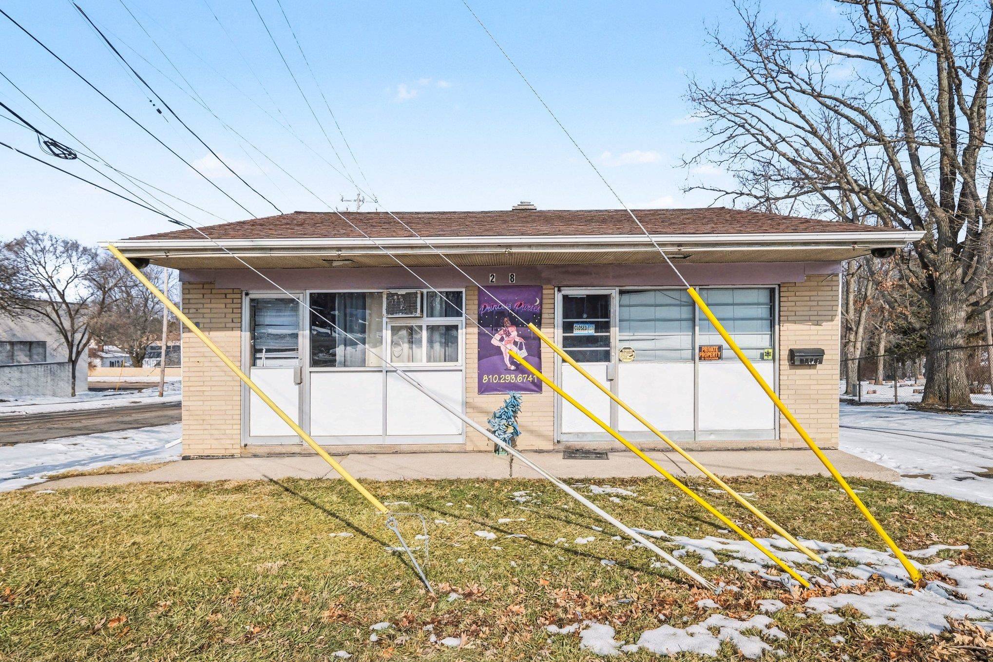 2668 W Court ST, Flint, MI 48503