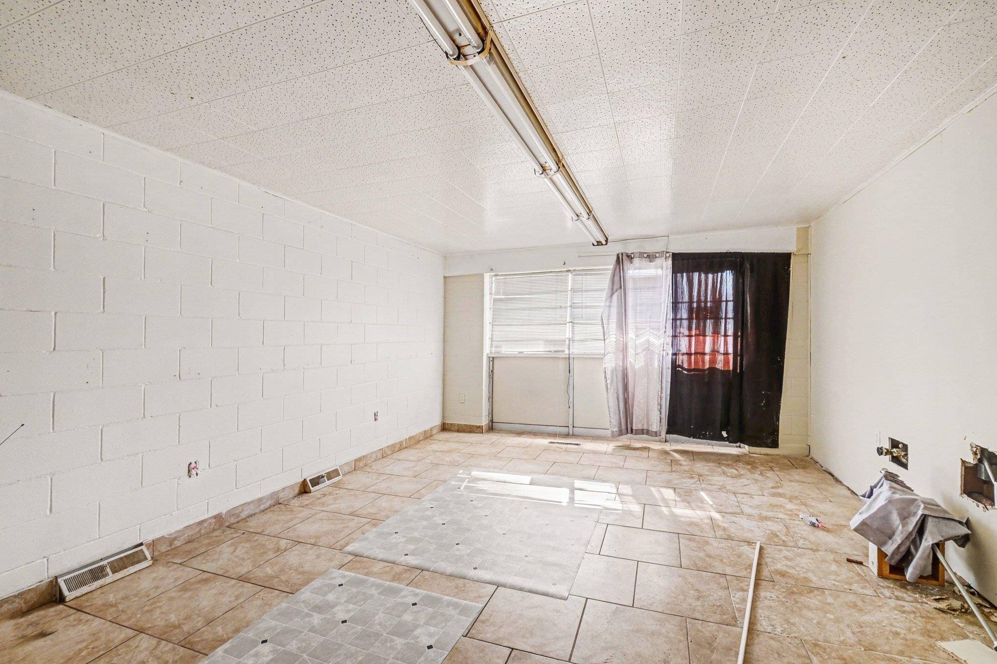 2668 W Court ST, Flint, MI 48503