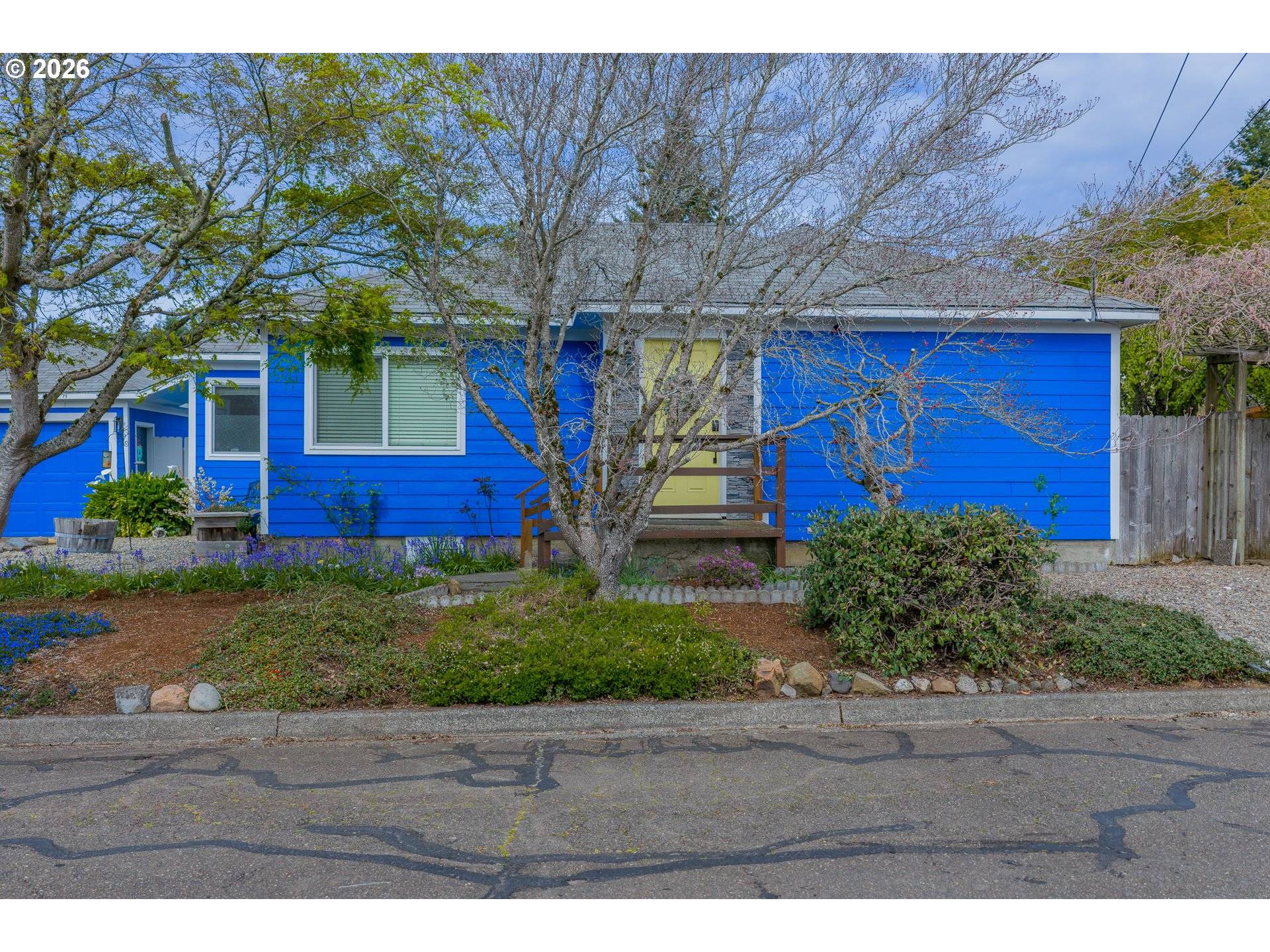 1070 W 11TH ST, Coquille, OR 97423