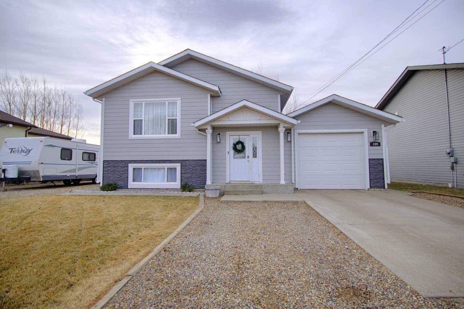 109 3 AVE E, Barnwell, AB T0K 0B0