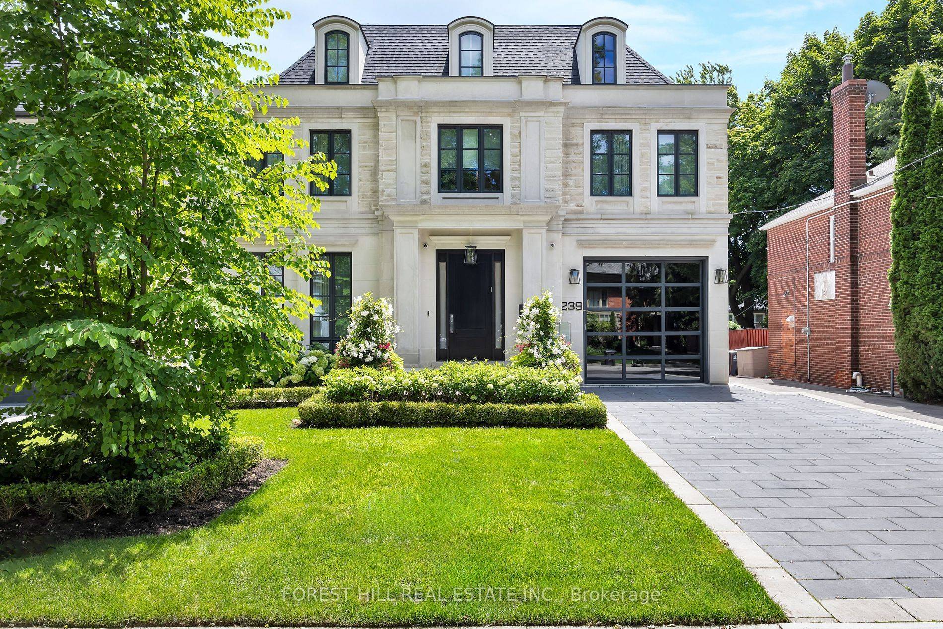239 Cortleigh BLVD, Toronto C04, ON M5N 1P8