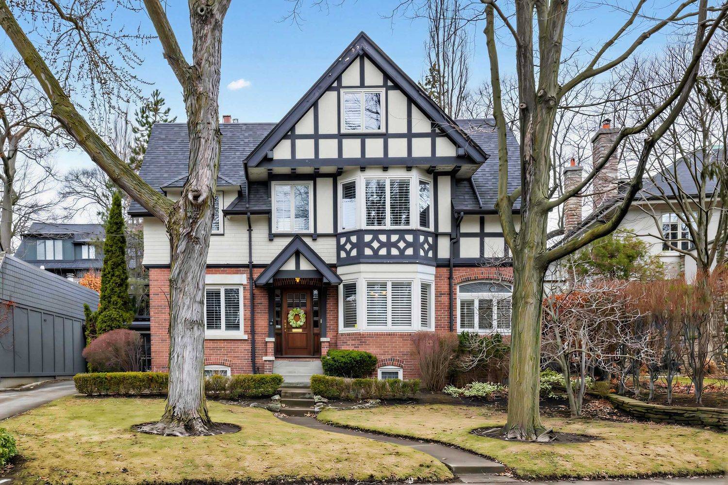 136 Roxborough DR, Toronto C09, ON M4W 1X4