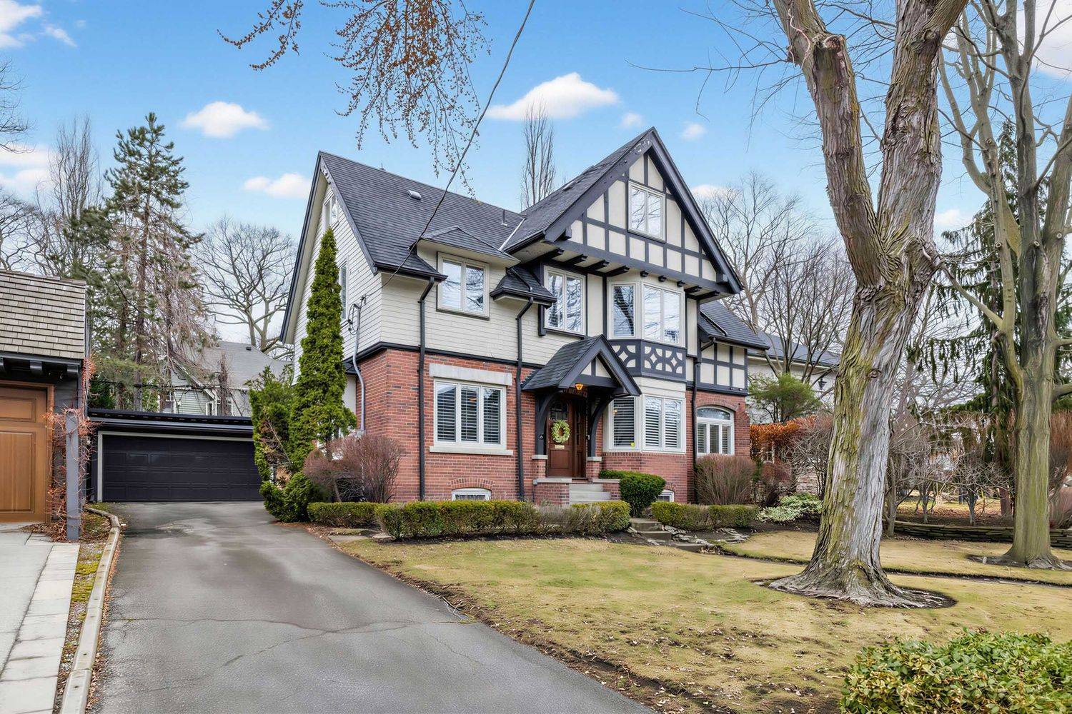 136 Roxborough DR, Toronto C09, ON M4W 1X4