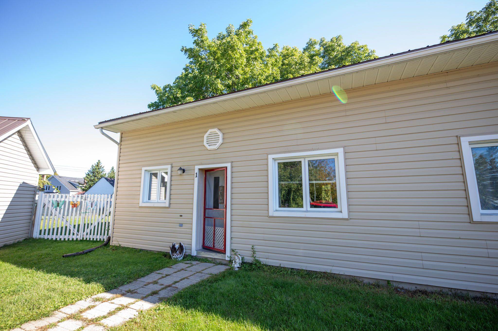 341 New ST E #1, Edwardsburgh/cardinal, ON K0E 1E0