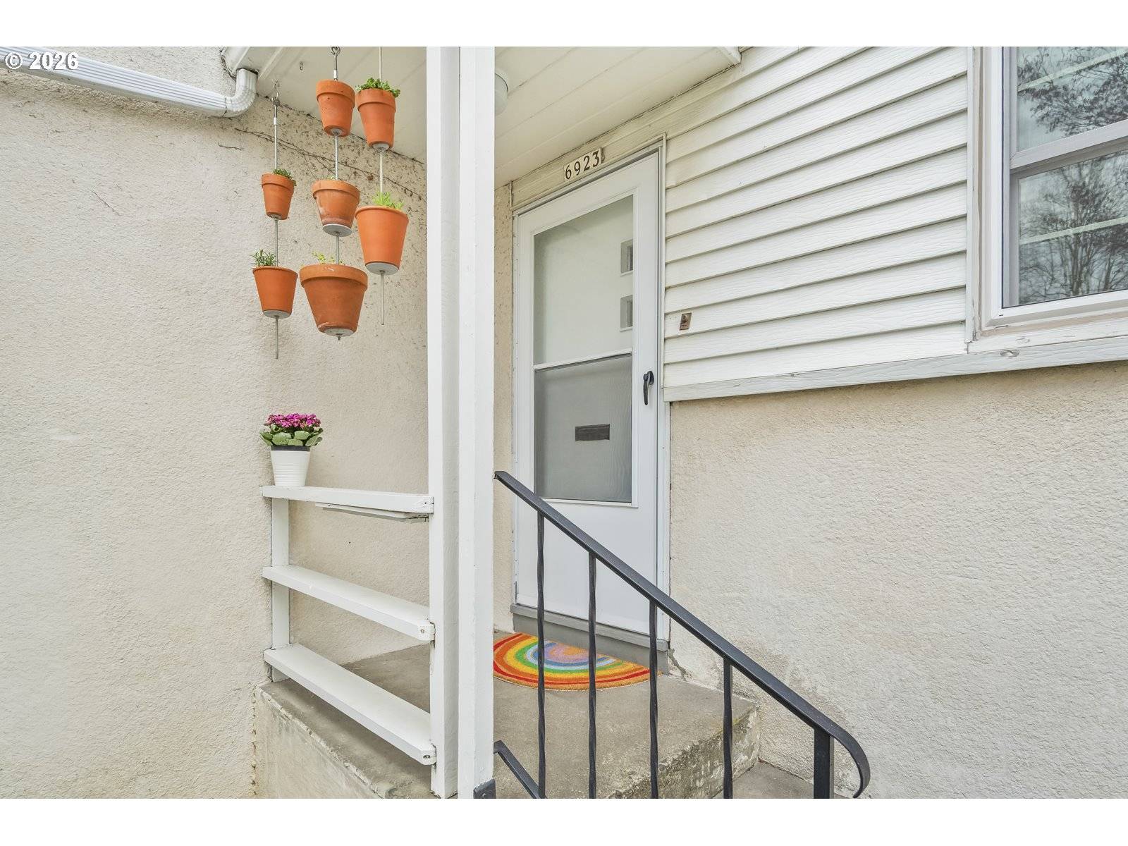 6923 NE BROADWAY, Portland, OR 97213