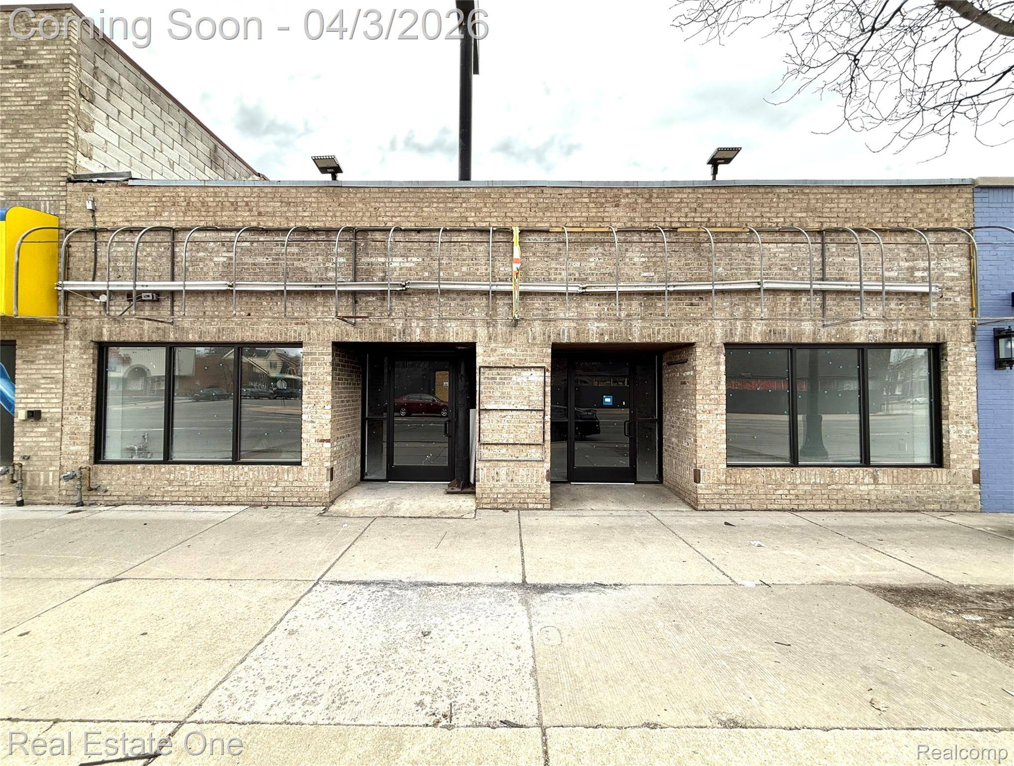 10425 W Warren AVE, Dearborn, MI 48126