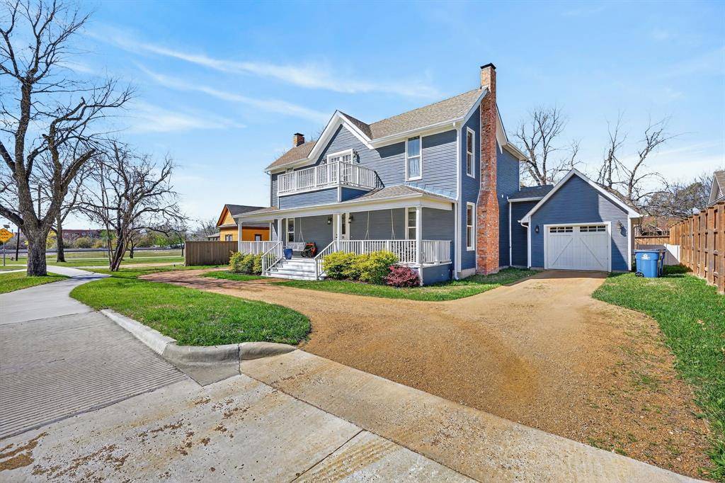 608 S Dooley Street, Grapevine, TX 76051