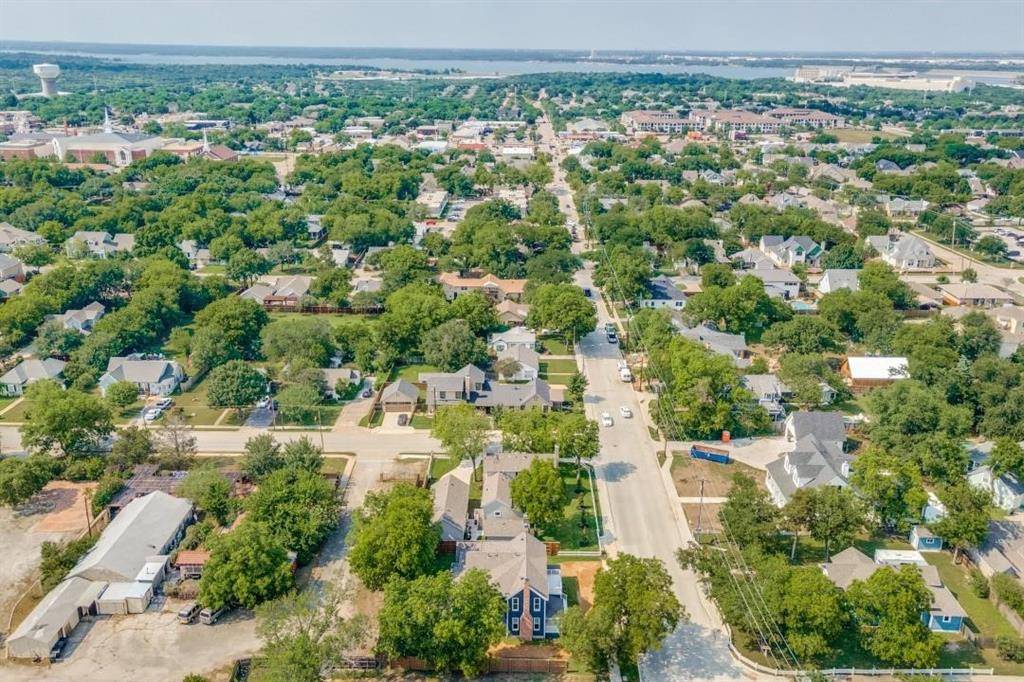 608 S Dooley Street, Grapevine, TX 76051