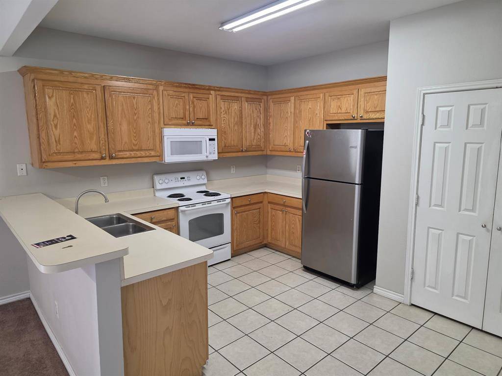 512 Harris Street, Gunter, TX 75058