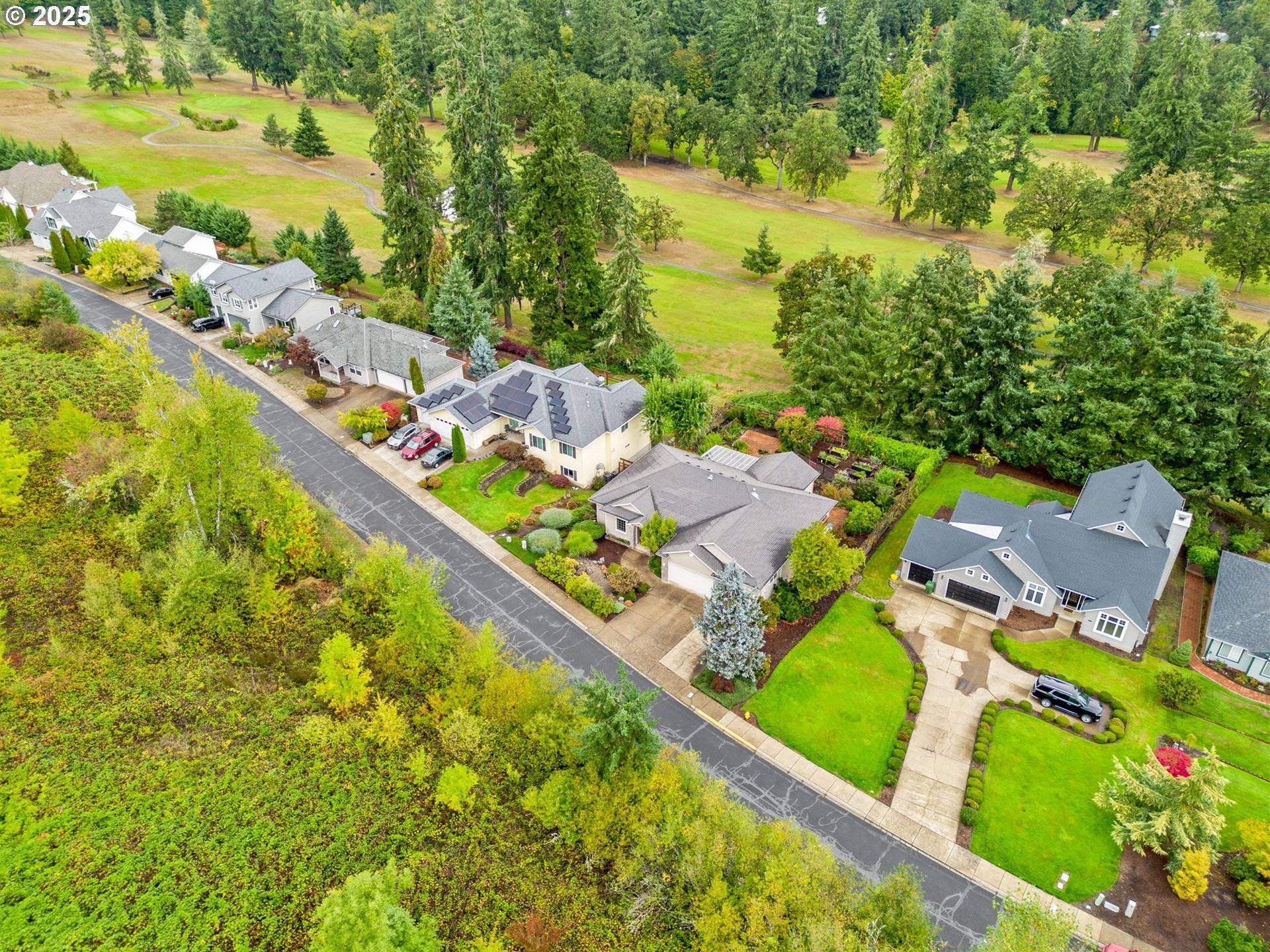 610 HOLLY AVE, Cottage Grove, OR 97424