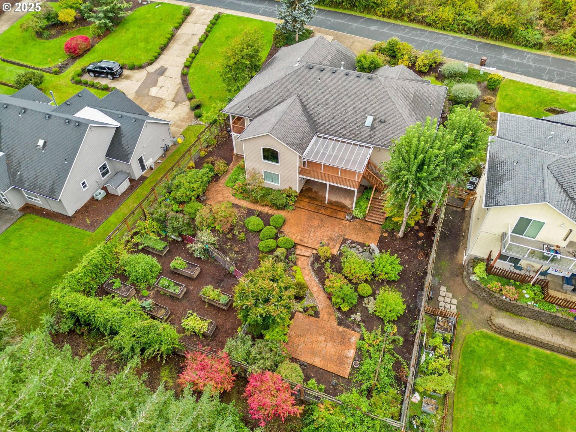 610 HOLLY AVE, Cottage Grove, OR 97424