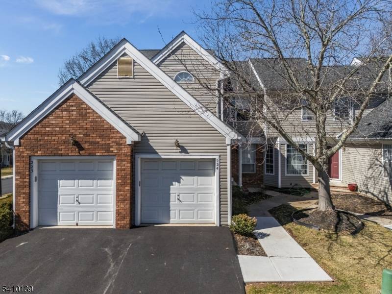 224 Lobelia Ct, Readington Twp., NJ 08889