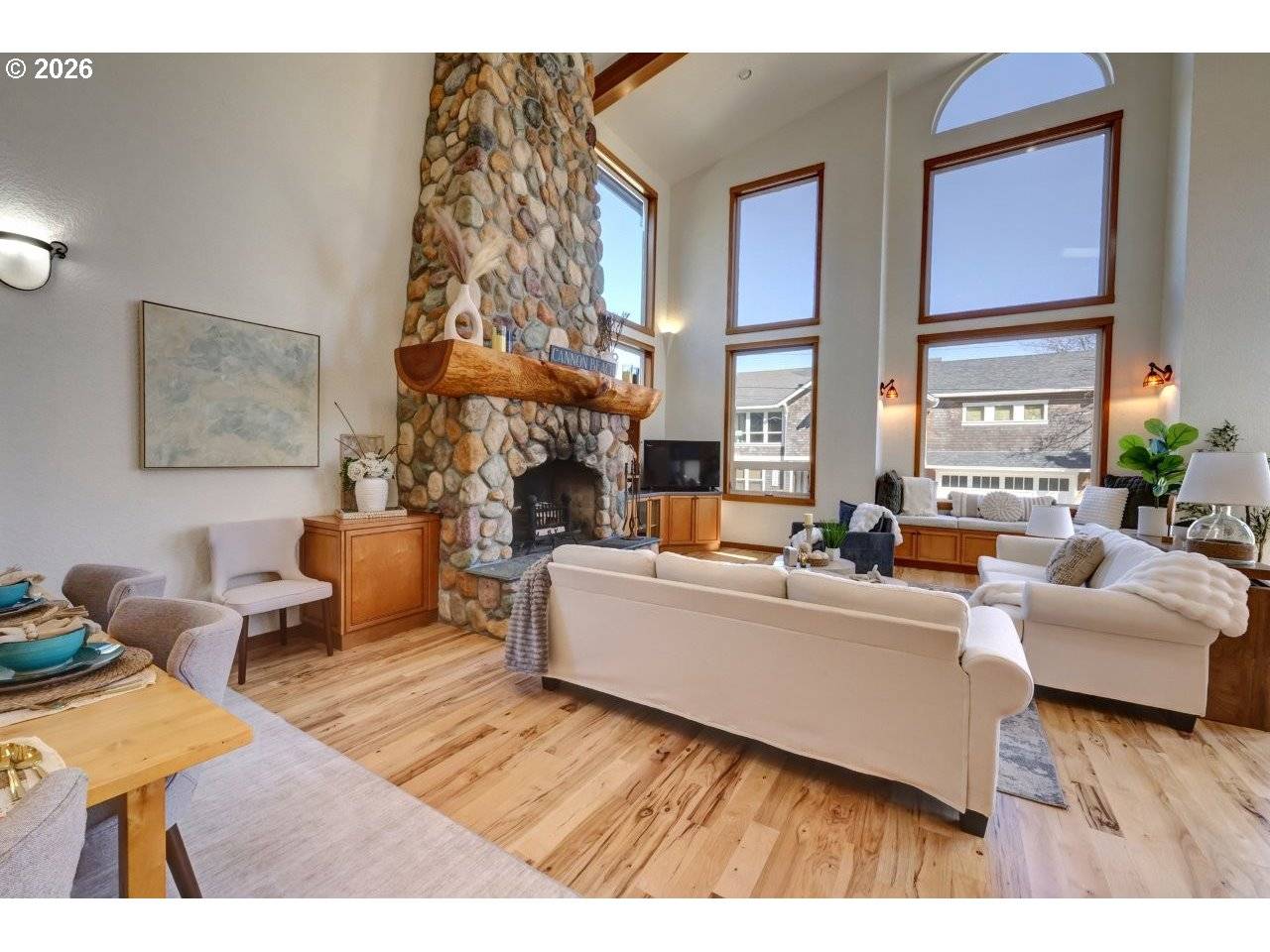 163 W 1ST AVE, Cannon Beach, OR 97110