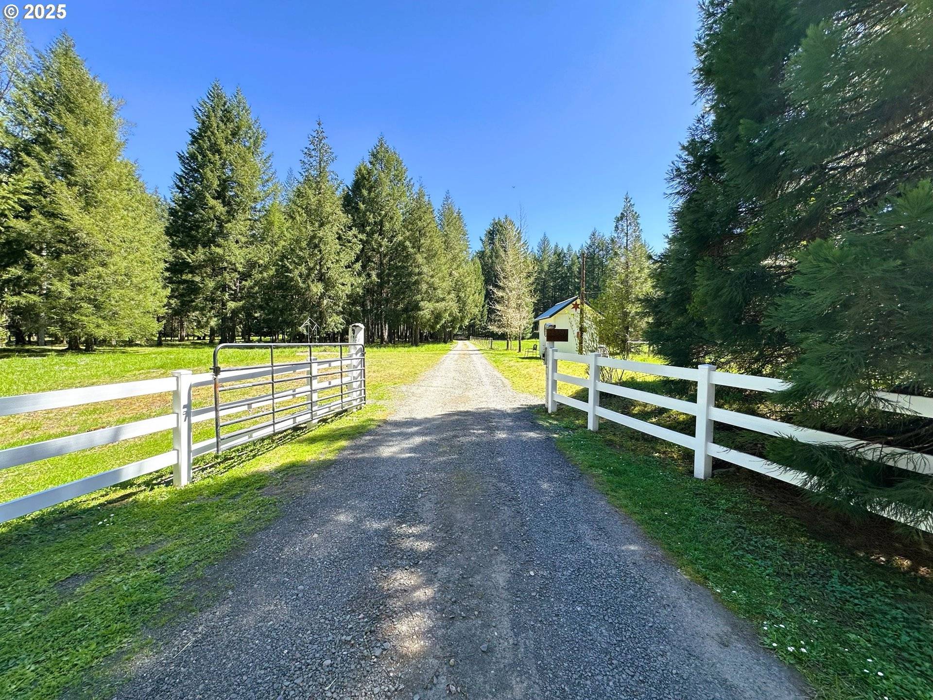 75325 MOSBY CREEK RD, Cottage Grove, OR 97424