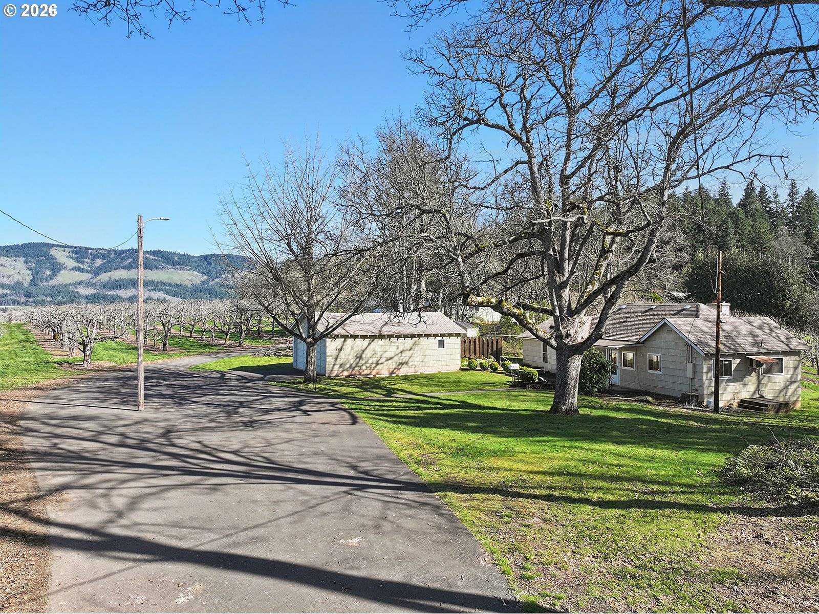 3503 EHRCK HILL DR, Hood River, OR 97031