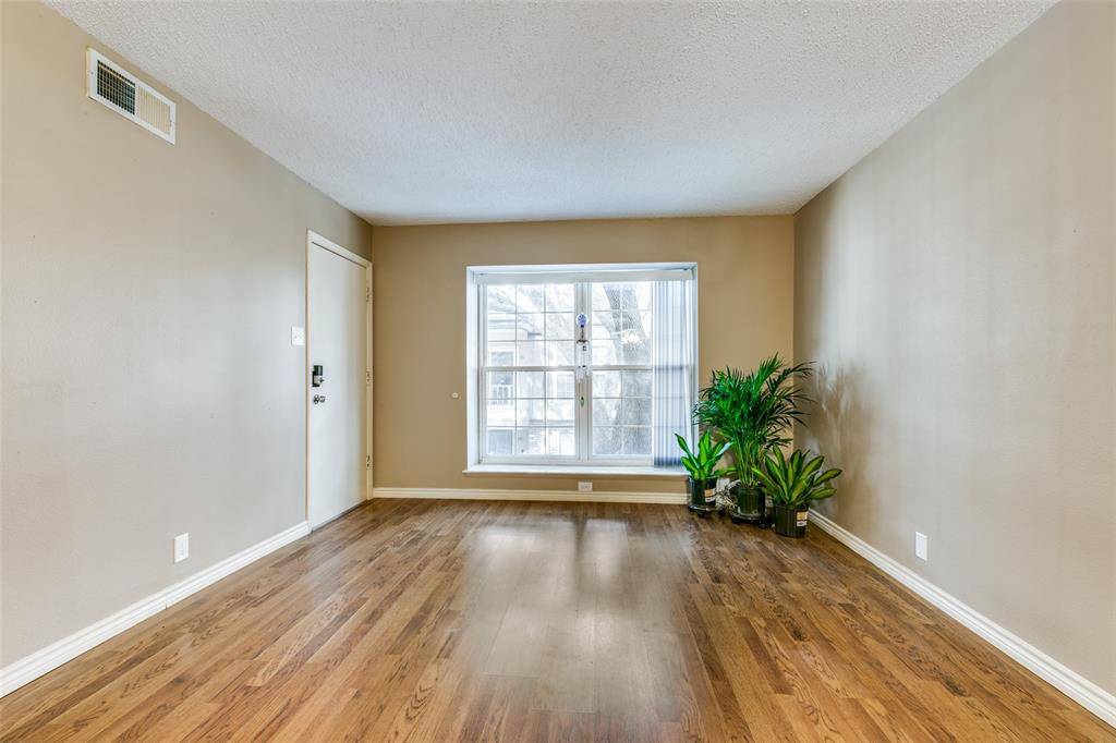 5322 Fleetwood Oaks Avenue #242, Dallas, TX 75235