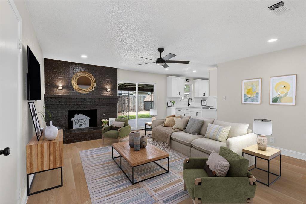 6425 Summit Ridge Drive, Watauga, TX 76148