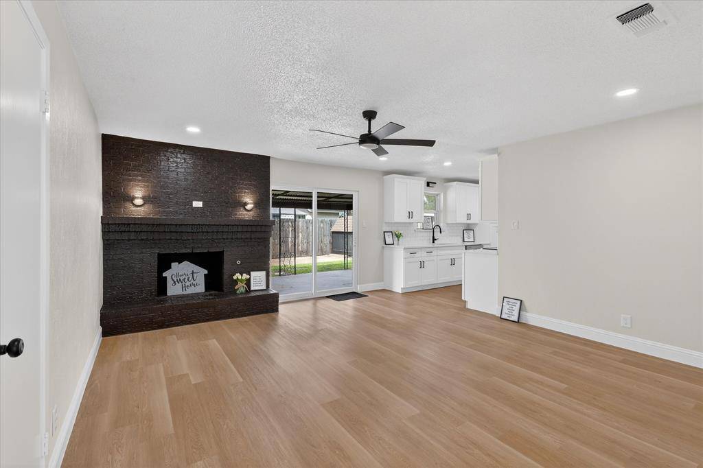 6425 Summit Ridge Drive, Watauga, TX 76148