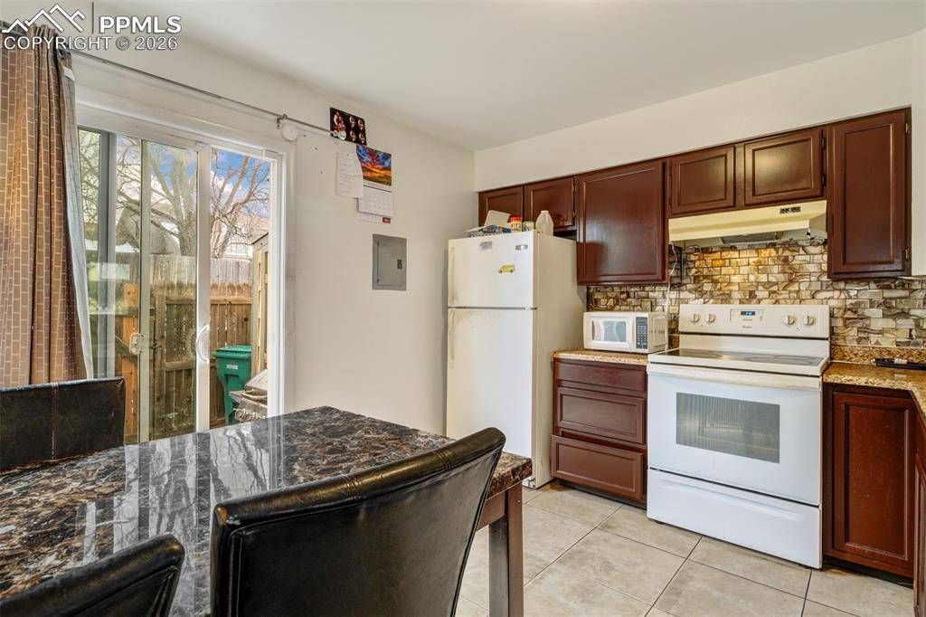 40 Murray Heights DR, Colorado Springs, CO 80916