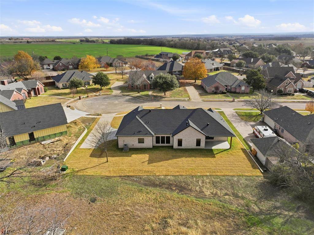 509 Emma Street, Grandview, TX 76050