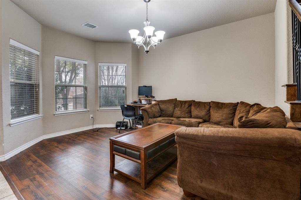 5808 Windy Meadow Lane, Grand Prairie, TX 75052