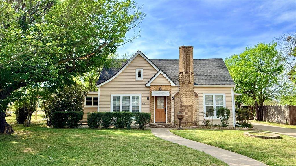 1122 4th Street, Graham, TX 76450