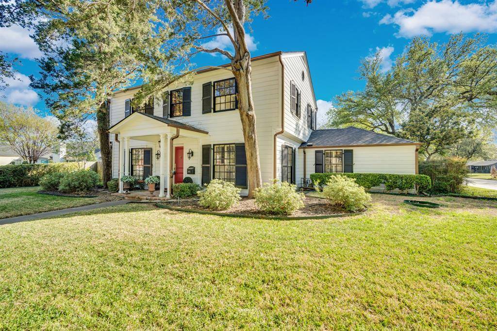 411 Sycamore Street, Waxahachie, TX 75165