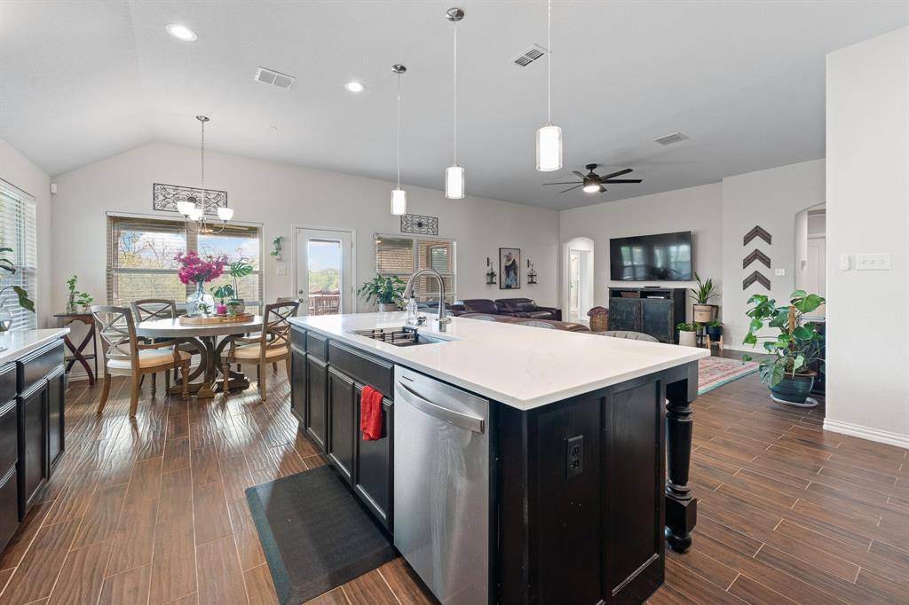 3117 Arbor View Drive, Burleson, TX 76028