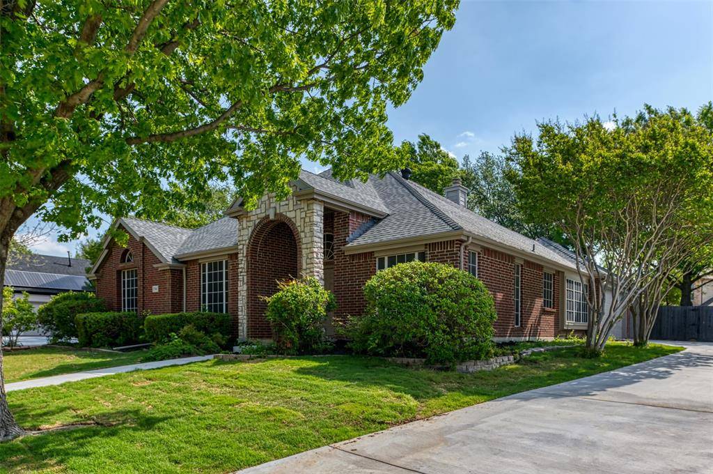 2716 Rocky Creek Drive, Mansfield, TX 76063