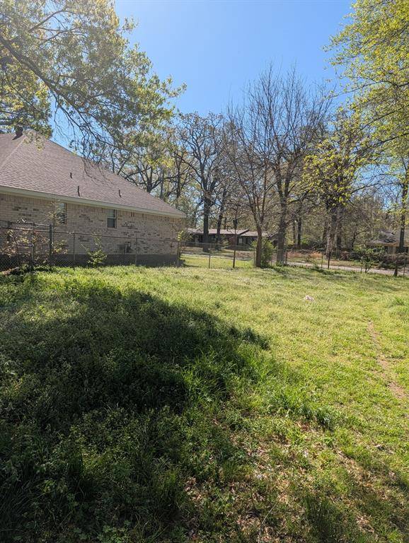 3395 Bonham Street, Paris, TX 75460