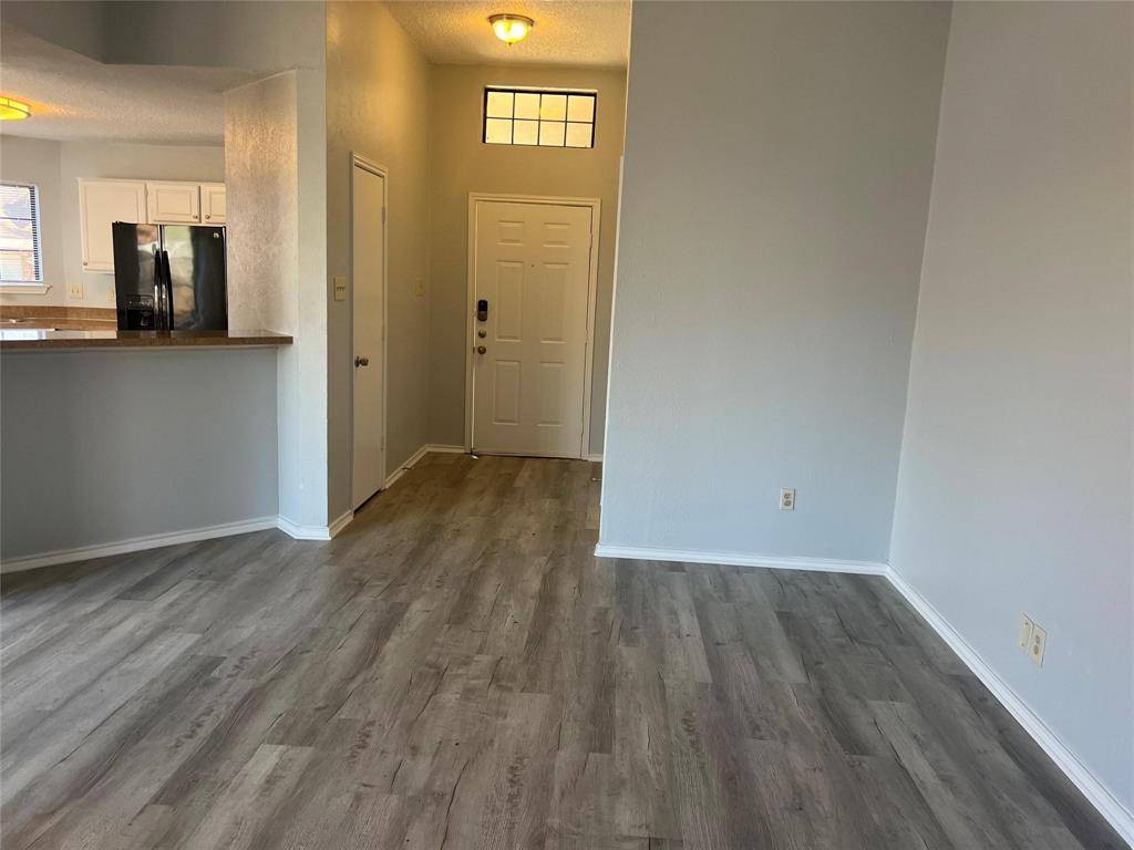 819 Lovingham Drive, Arlington, TX 76017