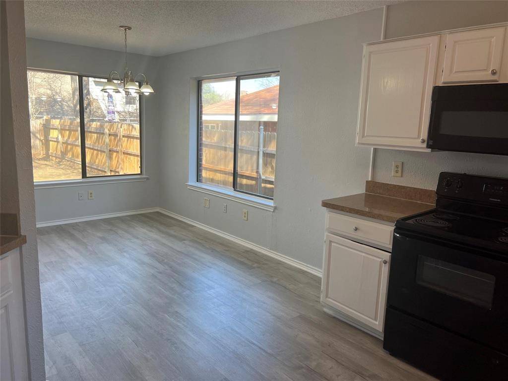 819 Lovingham Drive, Arlington, TX 76017