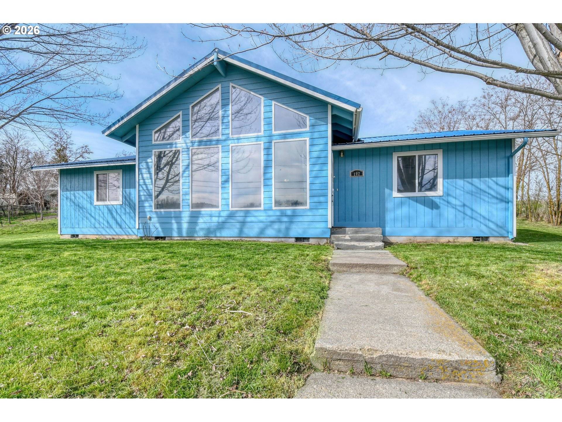 102 S WASHINGTON ST, Weston, OR 97886