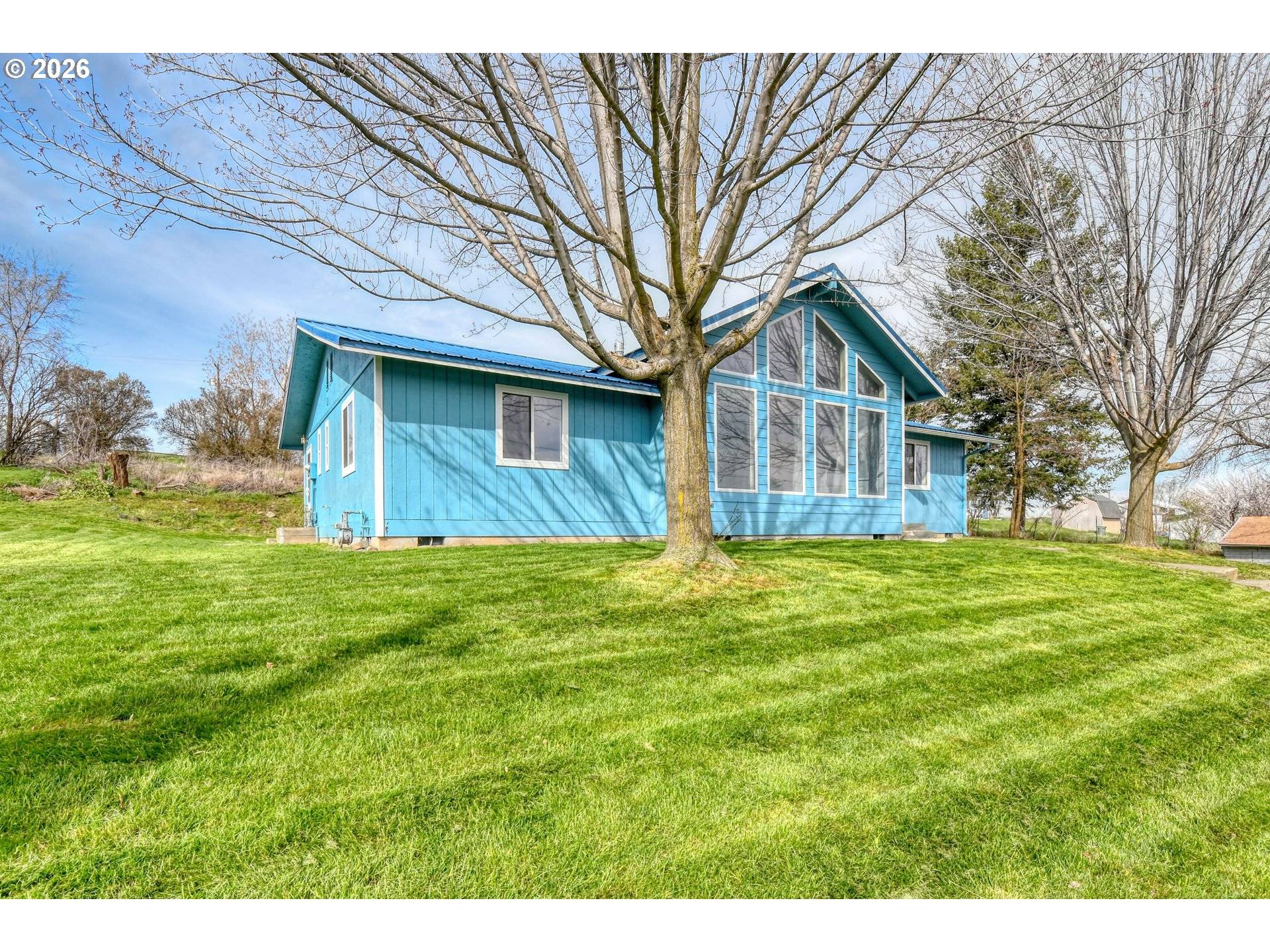 102 S WASHINGTON ST, Weston, OR 97886