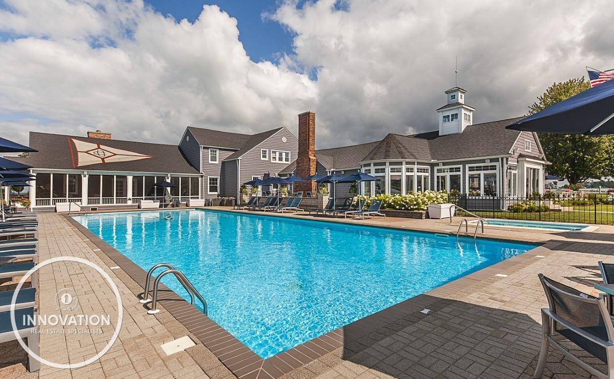 9900 S Channel DR, Clay Twp, MI 48028