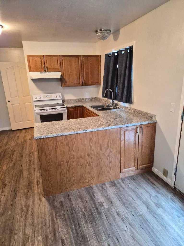 214 7 ST, Beaverlodge, AB T0H 0C0