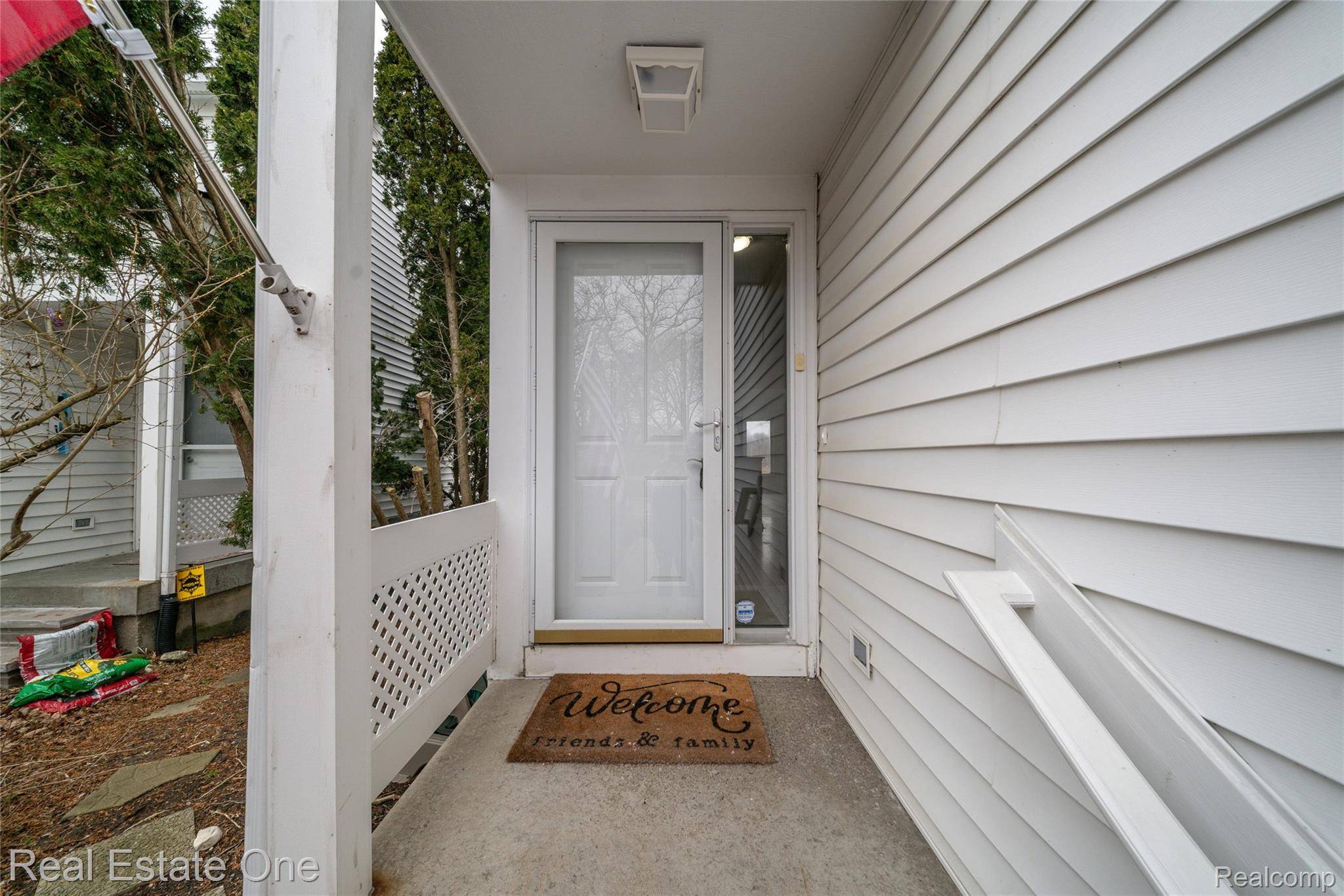 24099 Tana CT, Farmington, MI 48335