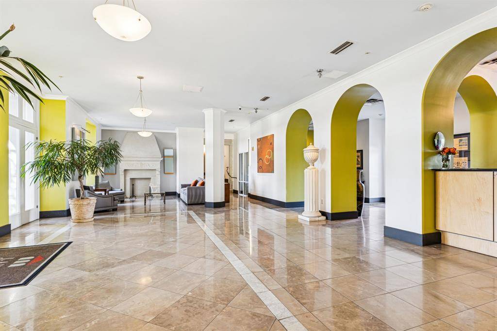 329 E Colorado Boulevard #305, Dallas, TX 75203