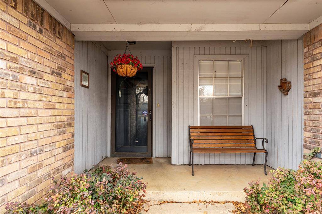 5917 Pleasant Hill Drive, Arlington, TX 76016