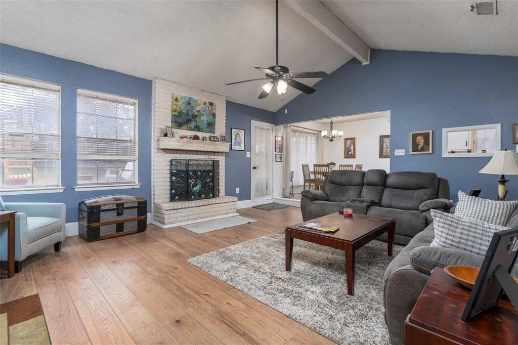 5917 Pleasant Hill Drive, Arlington, TX 76016