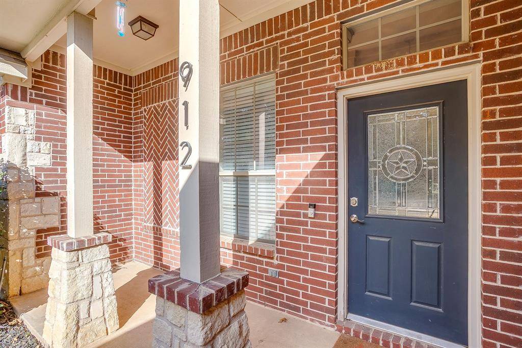 912 Robbins Way, Saginaw, TX 76179