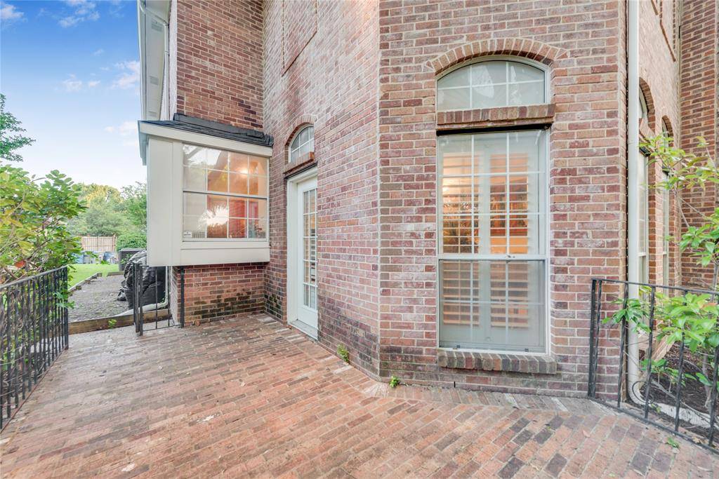 7204 Debbe Drive, Dallas, TX 75252