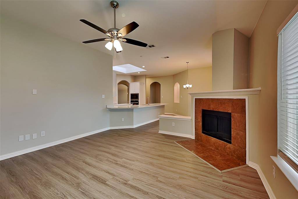 920 Chestnut Avenue, Burleson, TX 76028